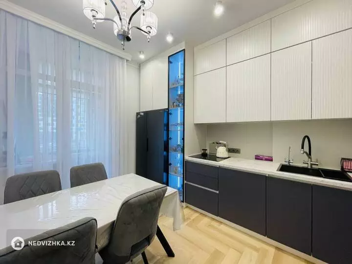 3-комнатная квартира, этаж 3 из 15, 87 м², фотография 5