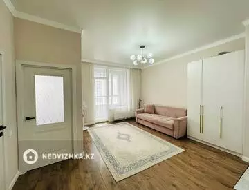 1-комнатная квартира, этаж 7 из 12, 40 м², миниатюра 3