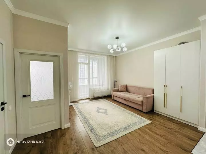 1-комнатная квартира, этаж 7 из 12, 40 м², фотография 3