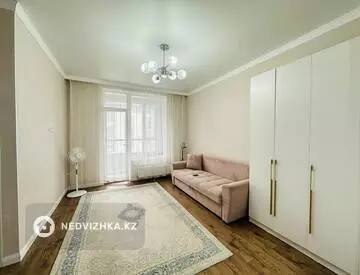 1-комнатная квартира, этаж 7 из 12, 40 м², миниатюра 2