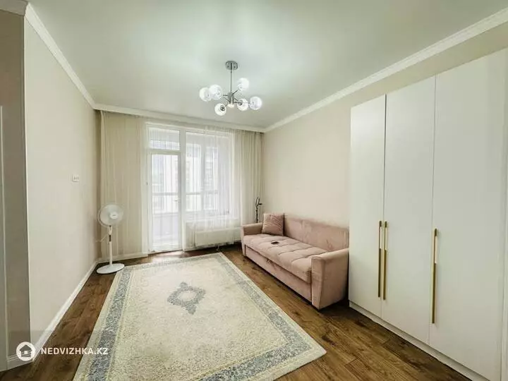 1-комнатная квартира, этаж 7 из 12, 40 м², фотография 2