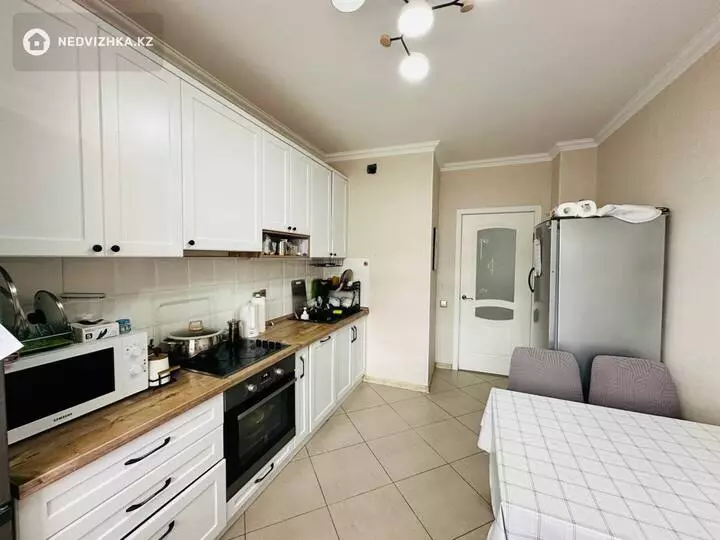 2-комнатная квартира, этаж 6 из 12, 77 м², фотография 3