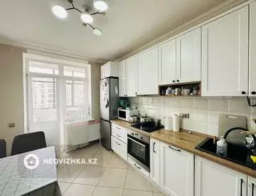 2-комнатная квартира, этаж 6 из 12, 77 м², миниатюра 4