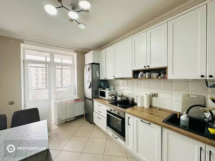 2-комнатная квартира, этаж 6 из 12, 77 м², фотография 4