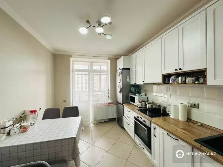 2-комнатная квартира, этаж 6 из 12, 77 м², фотография 5