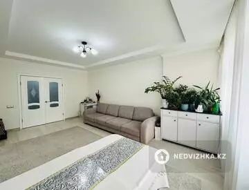 2-комнатная квартира, этаж 6 из 12, 77 м², миниатюра 1