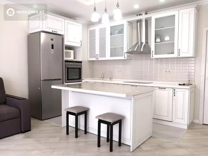 2-комнатная квартира, этаж 4 из 16, 68 м², На длительный срок, фотография 2