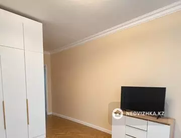 3-комнатная квартира, этаж 2 из 12, 90 м²