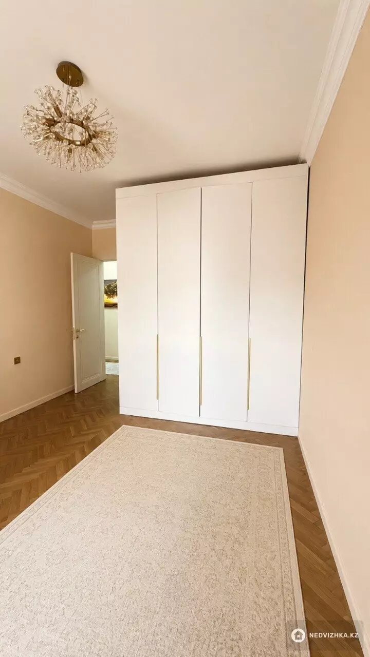 3-комнатная квартира, этаж 2 из 12, 90 м², фотография 4