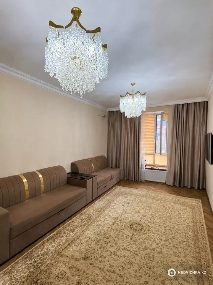 3-комнатная квартира, этаж 2 из 12, 90 м², фотография 2