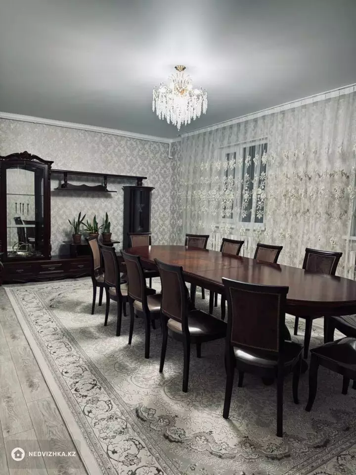 5-бөлмелі үй, 6 соттық, 130 м²