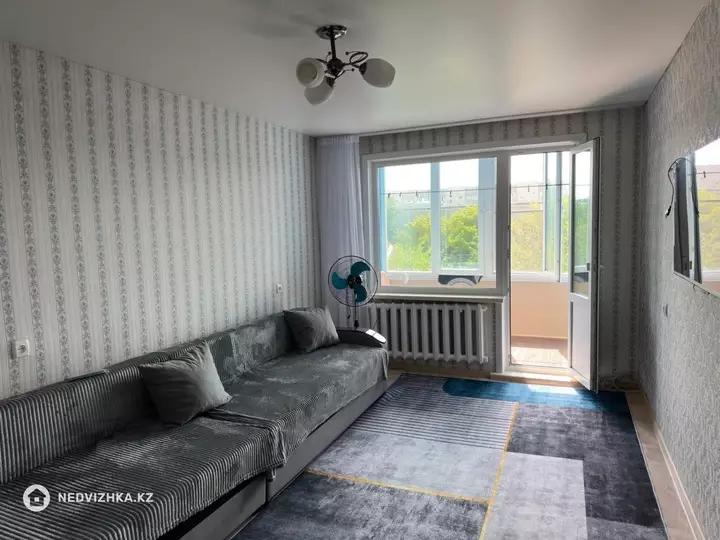 2-комнатная квартира, этаж 5 из 5, 52 м², На длительный срок, фотография 2