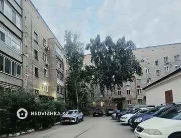 2-комнатная квартира, этаж 1 из 5, 47 м², миниатюра 1