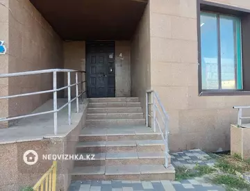 2-комнатная квартира, этаж 3 из 9, 79 м², миниатюра 4