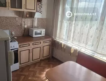 1-комнатная квартира, этаж 3 из 5, 38 м²