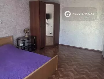 1-комнатная квартира, этаж 3 из 5, 38 м²
