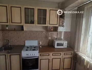 1-комнатная квартира, этаж 3 из 5, 38 м²