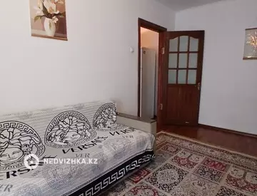 2-комнатная квартира, этаж 4 из 5, 42 м²
