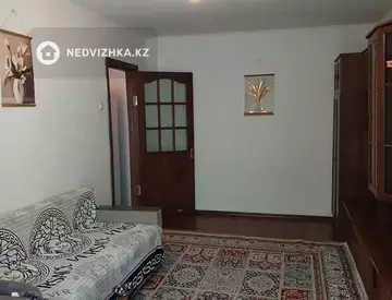 2-комнатная квартира, этаж 4 из 5, 42 м²