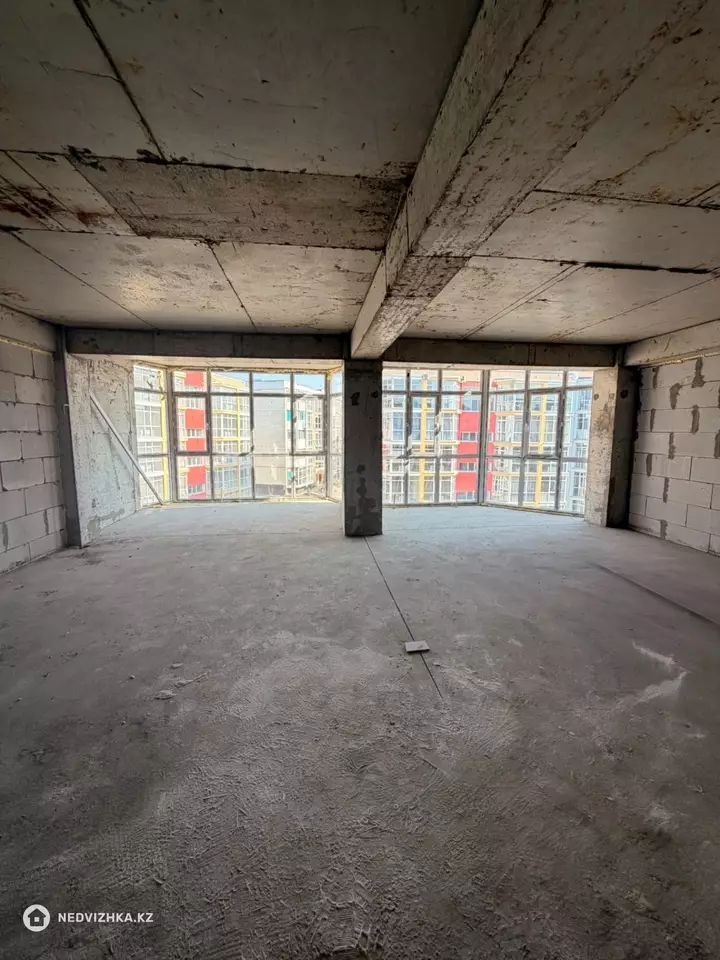2-комнатная квартира, этаж 4 из 5, 60 м², 2-фотосурет