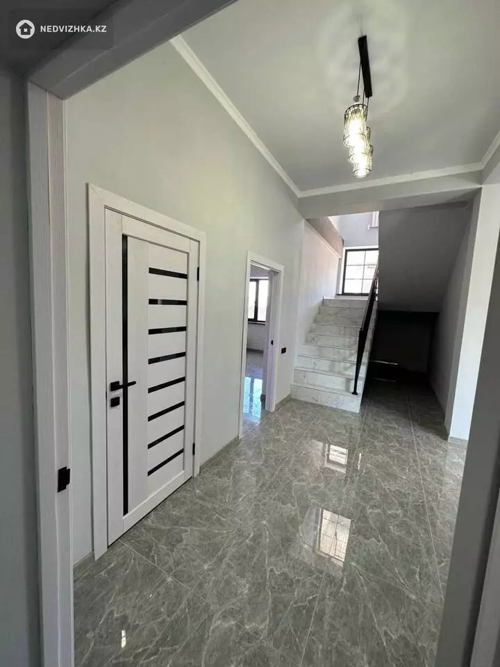 5-комнатный дом, 10 соток, 180 м², фотография 5