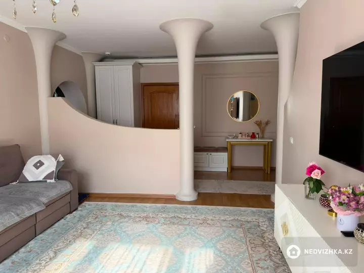 3-комнатная квартира, этаж 4 из 11, 92 м², фотография 3