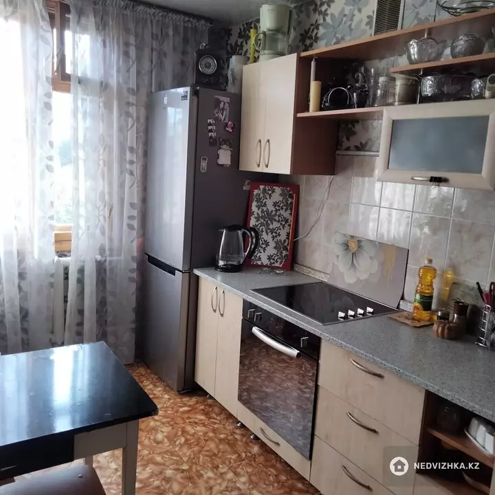 3-комнатная квартира, этаж 4 из 11, 64 м², фотография 4