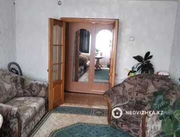 3-комнатная квартира, этаж 4 из 11, 64 м²