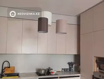 2-комнатная квартира, этаж 4 из 7, 64 м²