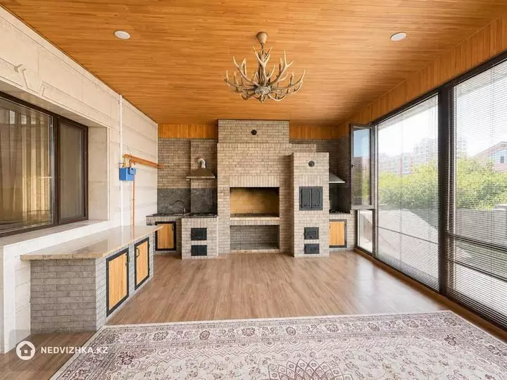 7-комнатный дом, 15 соток, 540 м², фотография 2