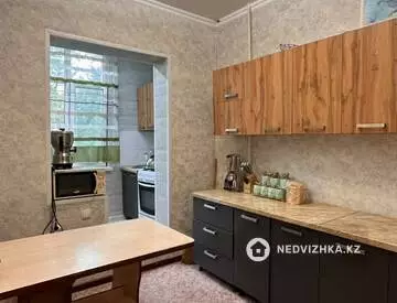 3-комнатная квартира, этаж 3 из 5, 67 м², миниатюра 5