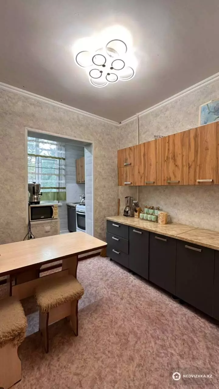 3-комнатная квартира, этаж 3 из 5, 67 м², фотография 5