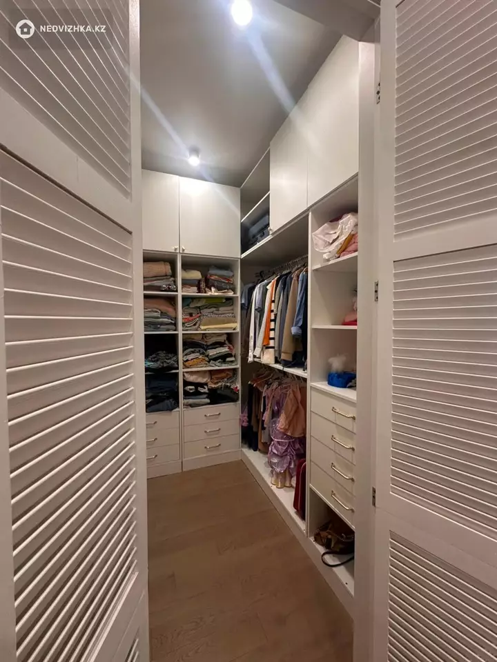 3-комнатная квартира, этаж 8 из 9, 133 м², 4-фотосурет