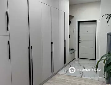 3-бөлмелі пәтер, қабат 8 барлық қабат саны 15, 95 м², 1-нобай