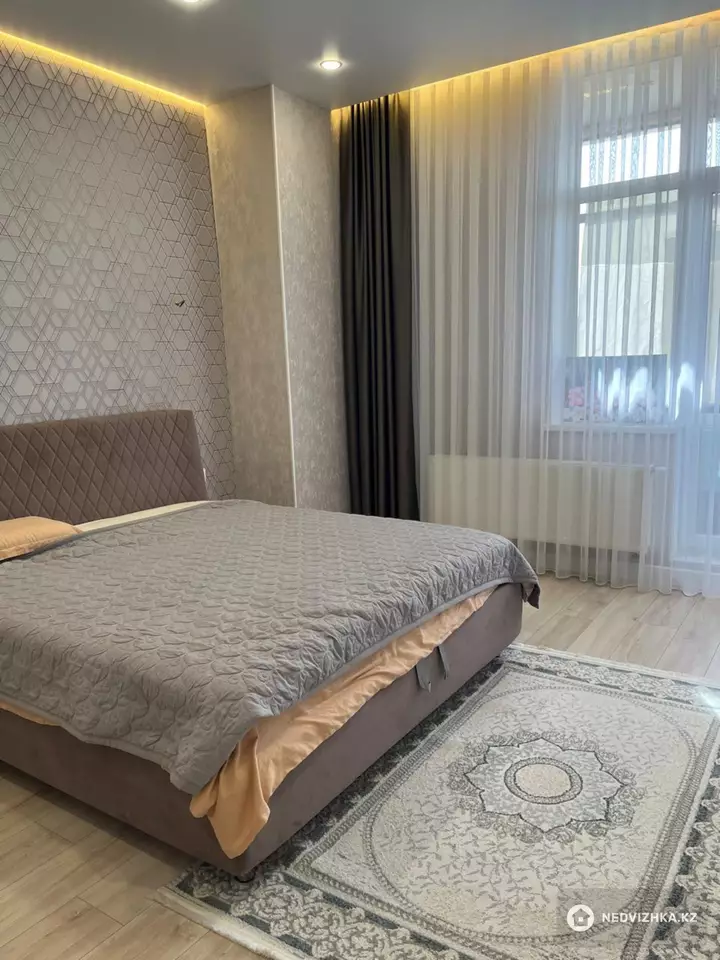 3-комнатная квартира, этаж 8 из 15, 95 м², фотография 2