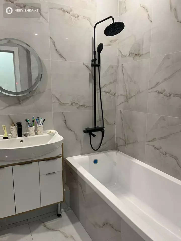 3-комнатная квартира, этаж 8 из 15, 95 м², фотография 4