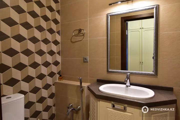 2-комнатная квартира, этаж 7 из 10, 75 м², фотография 4