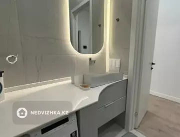 2-комнатная квартира, этаж 12 из 12, 59 м², миниатюра 2