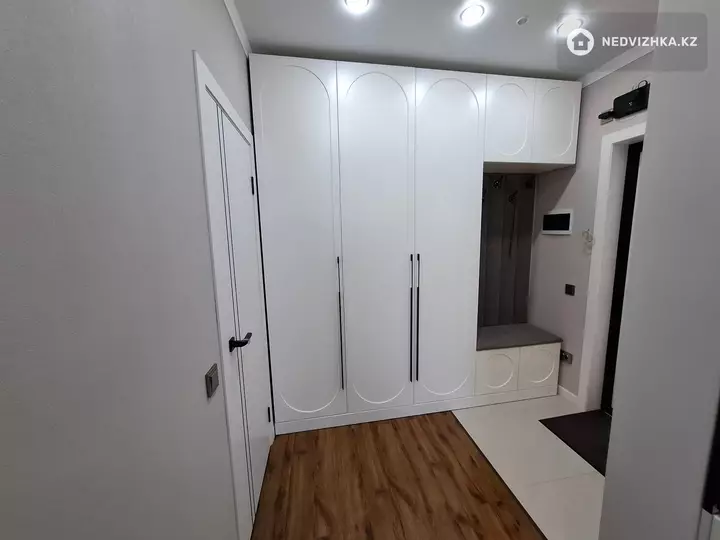 2-комнатная квартира, этаж 10 из 12, 68 м²