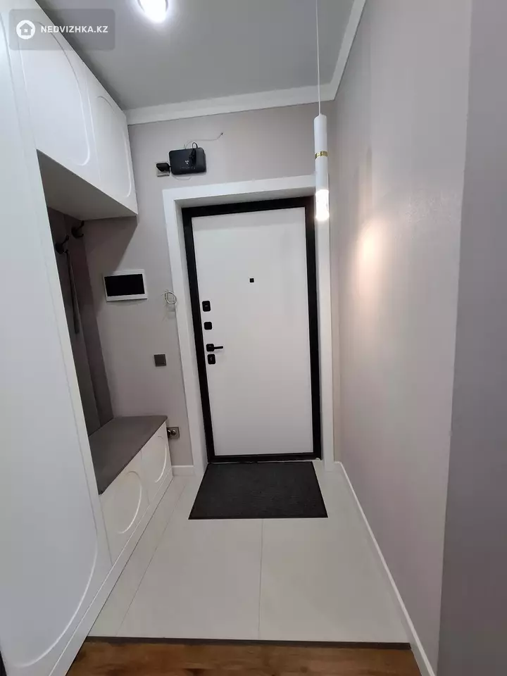 2-комнатная квартира, этаж 10 из 12, 68 м², фотография 2