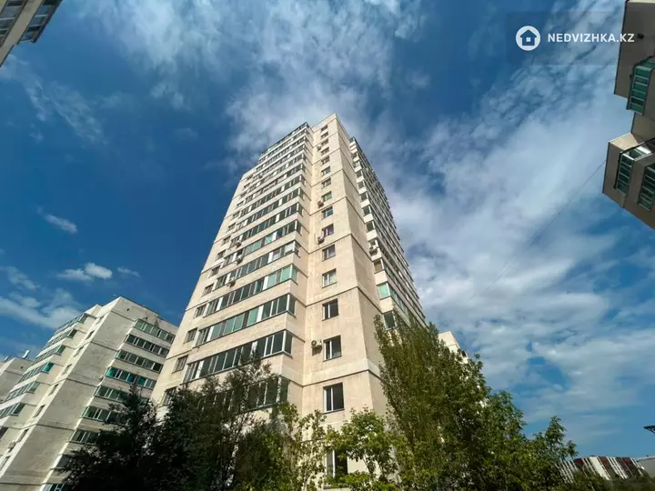 2-комнатная квартира, этаж 8 из 16, 70 м², фотография 2