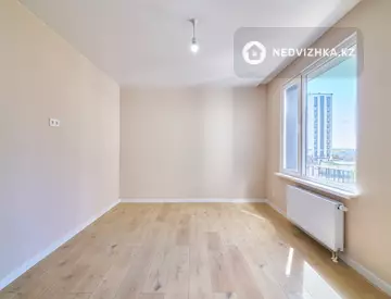 3-комнатная квартира, этаж 3 из 17, 67 м², миниатюра 3