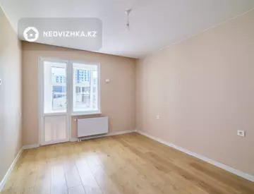 3-комнатная квартира, этаж 3 из 17, 67 м², миниатюра 4