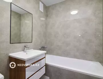 3-комнатная квартира, этаж 3 из 17, 67 м², миниатюра 12