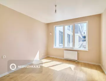 3-комнатная квартира, этаж 3 из 17, 67 м², миниатюра 2