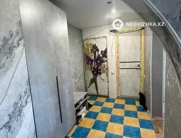 4-комнатная квартира, этаж 4 из 5, 59 м²
