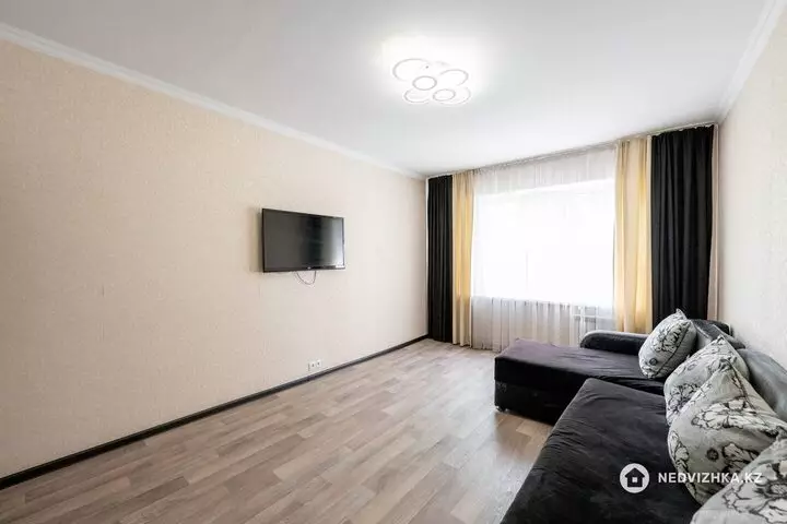 2-комнатная квартира, этаж 2 из 5, 52 м², фотография 3