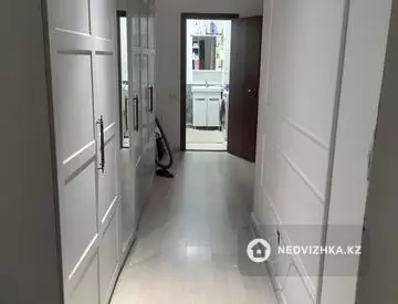 2-комнатная квартира, этаж 5 из 5, 61 м², На длительный срок