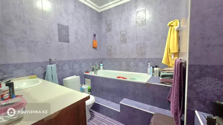 3-комнатная квартира, этаж 3 из 5, 95 м², фотография 2
