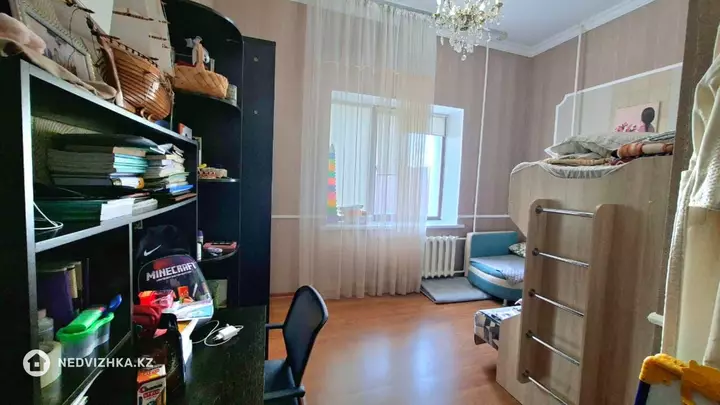 3-комнатная квартира, этаж 3 из 5, 95 м², фотография 5